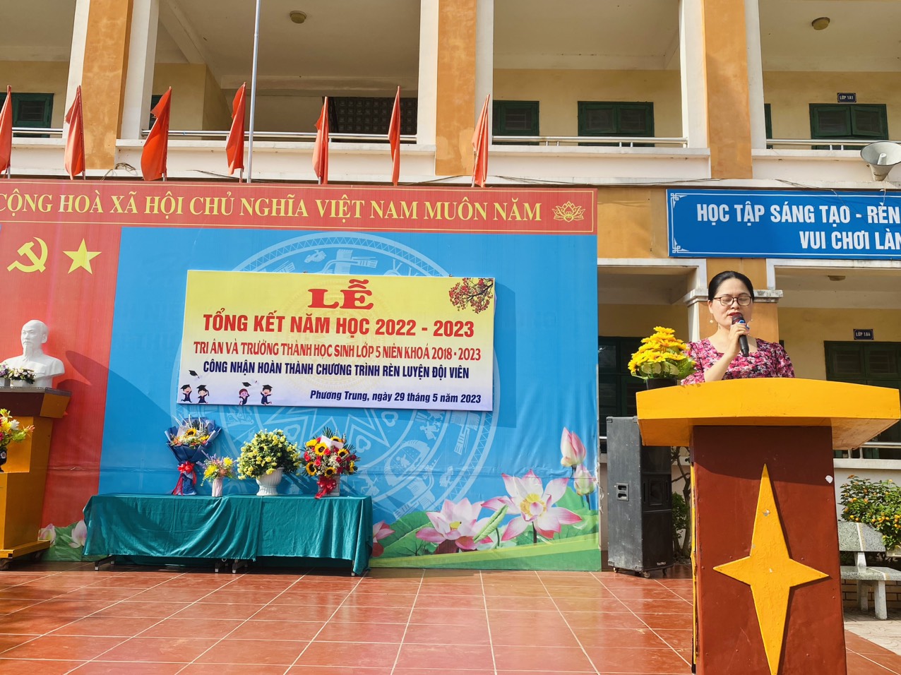 cô phương pb qd trao thưởng